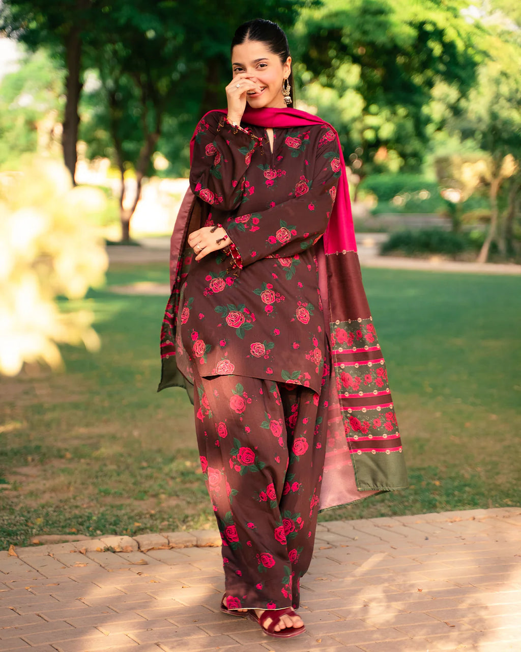 RP33148 - Baroque - Winter 3PC Karandi Digital Print Dress