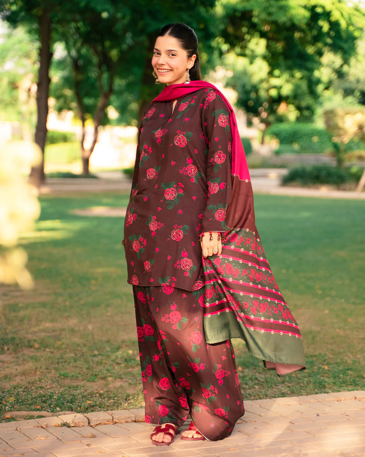 RP33148 - Baroque - Winter 3PC Karandi Digital Print Dress