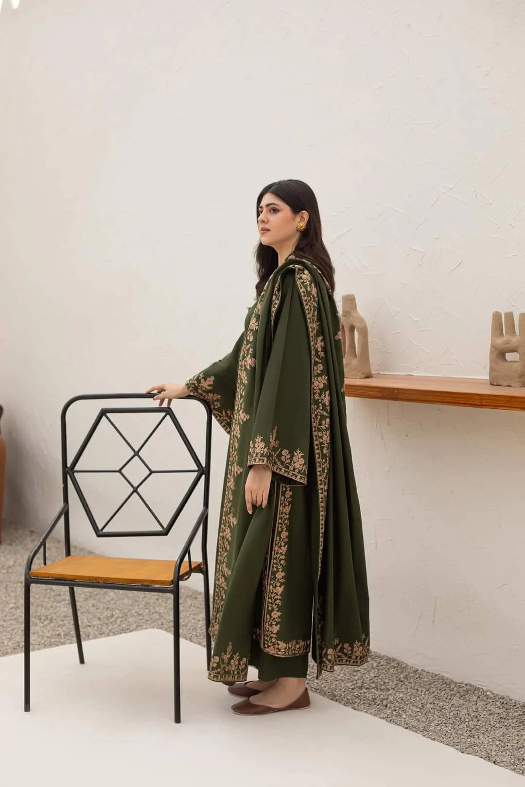 Rp3340-Agha Noor - Winter 3PC Dhanak Embroidered Suit