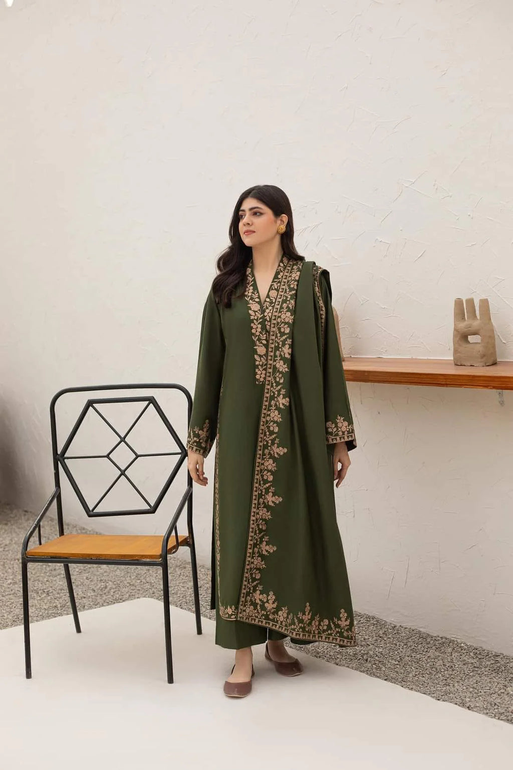 Rp3340-Agha Noor - Winter 3PC Dhanak Embroidered Suit