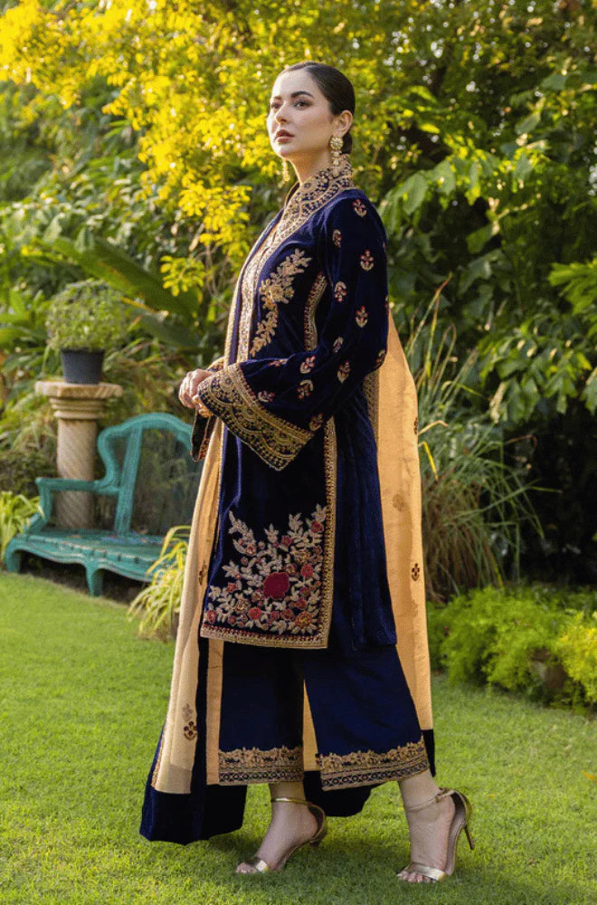 RP3357 -Baroque - Embroidered Velvet 3piece suit