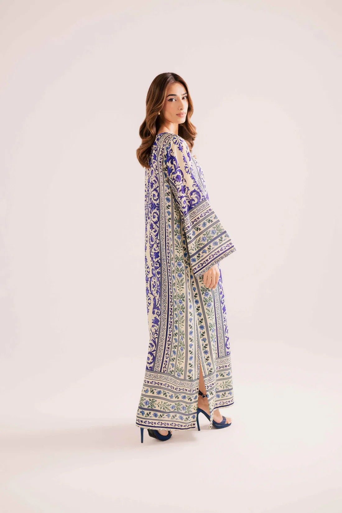 Rp-1131Bunaai - 2 piece Silk printed coord Kaftaan