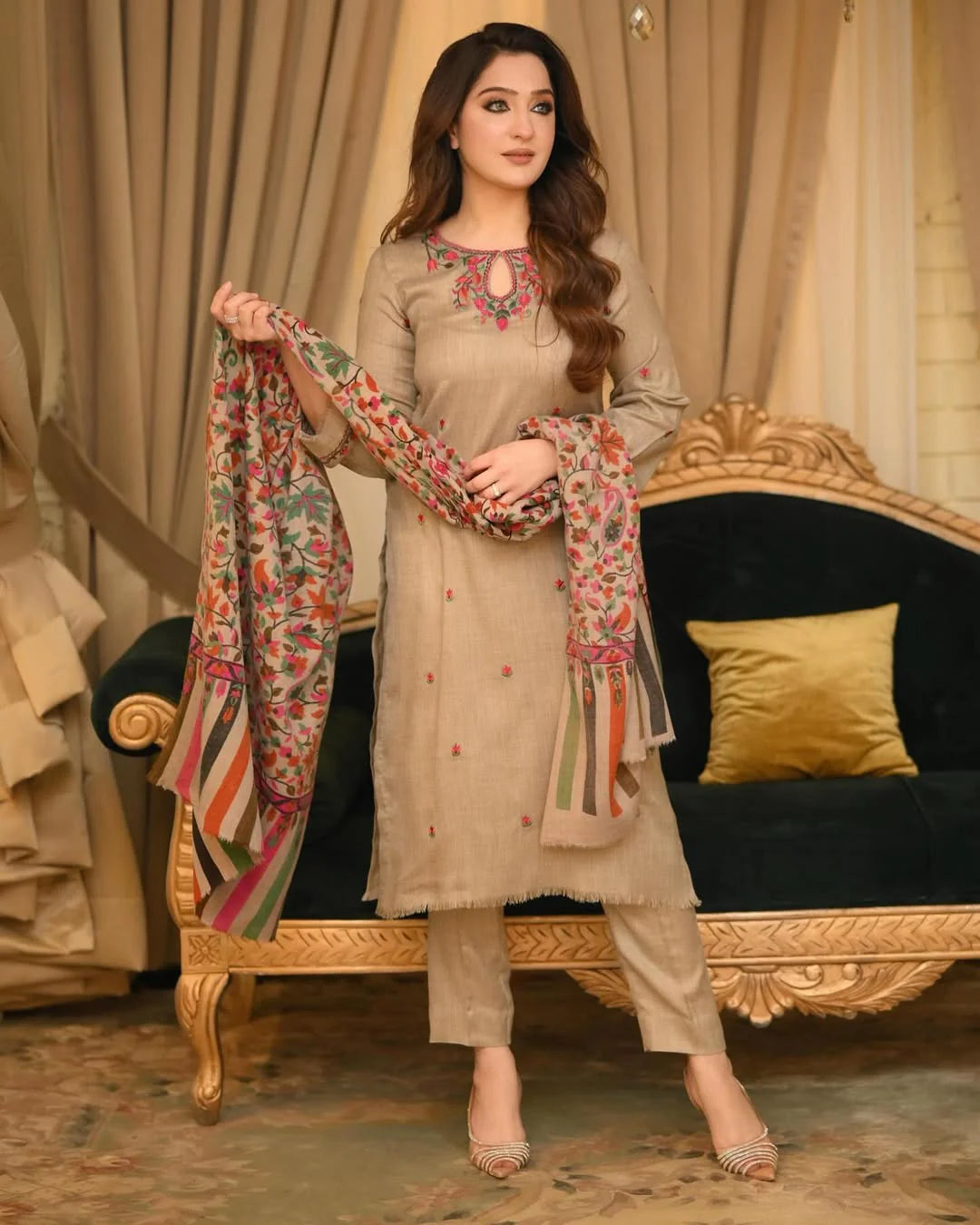 Rp33131- Bunaai - Winter 3PC Dhanak Embroidered Suit