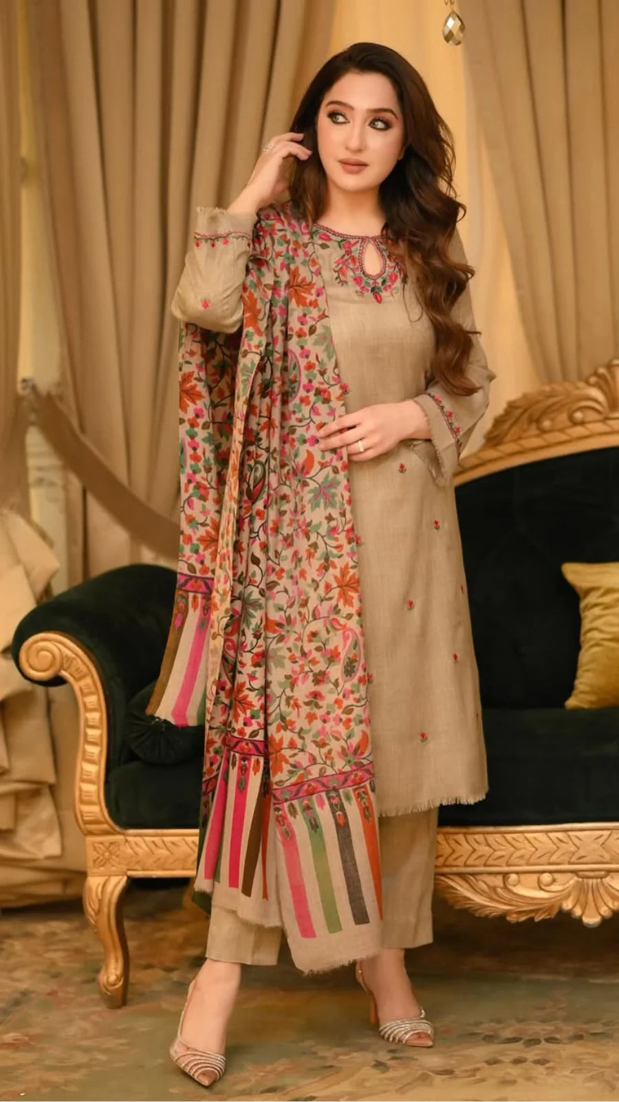 Rp33131- Bunaai - Winter 3PC Dhanak Embroidered Suit
