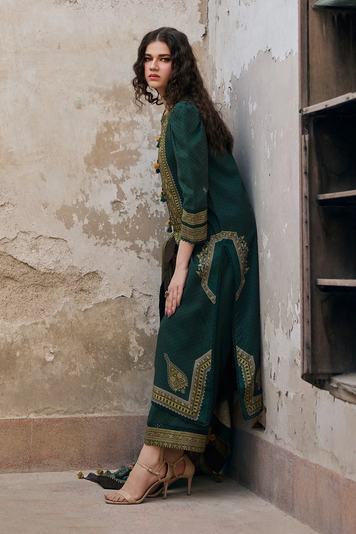 RP33136-Charizma - Winter 3PC Karandi Digital Print Dress