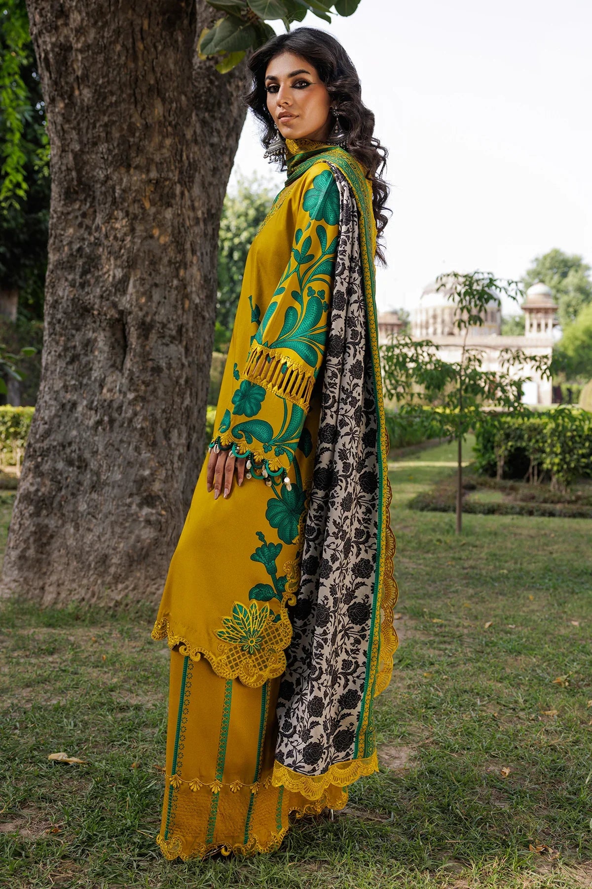 RP33418 - Charizma - Winter 3PC Karandi Digital Print Dress