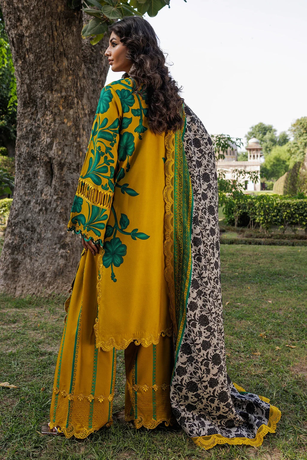 RP33418 - Charizma - Winter 3PC Karandi Digital Print Dress