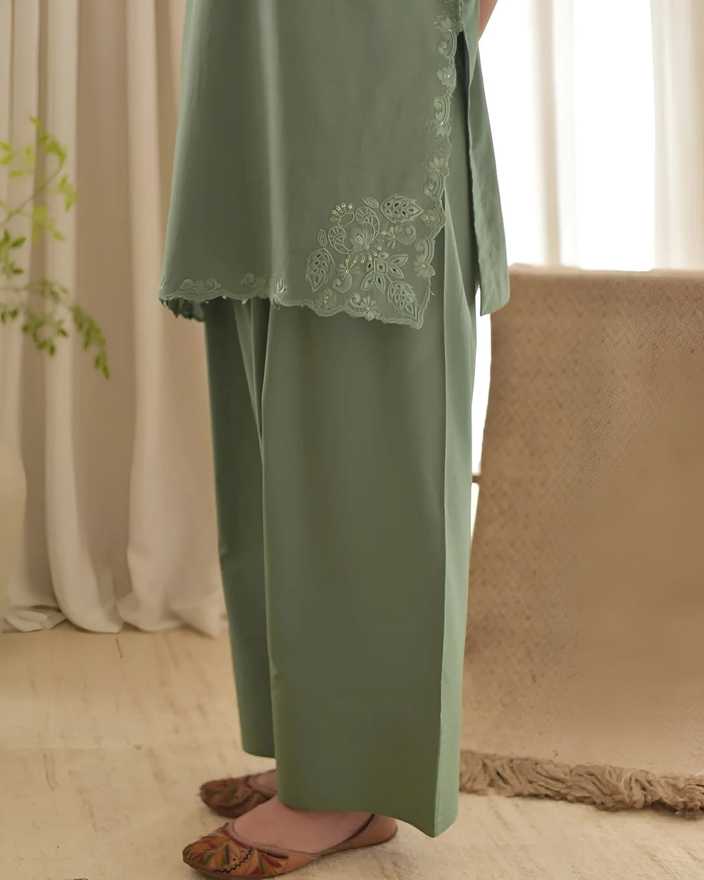 Rp1122Dyot - Summer 3PC Lawn Embroidered Suit