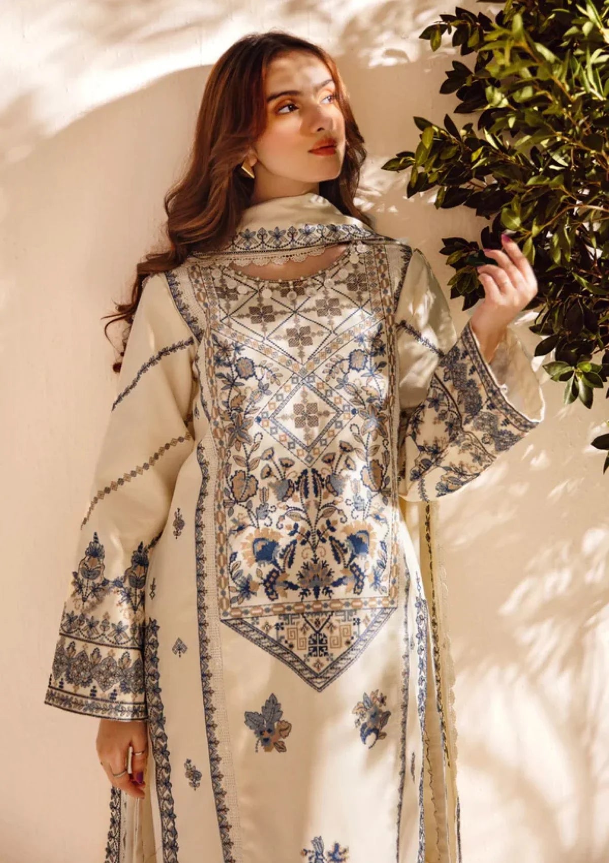 Rp3381-Florent - Winter 3PC Dhanak Embroidered Suit