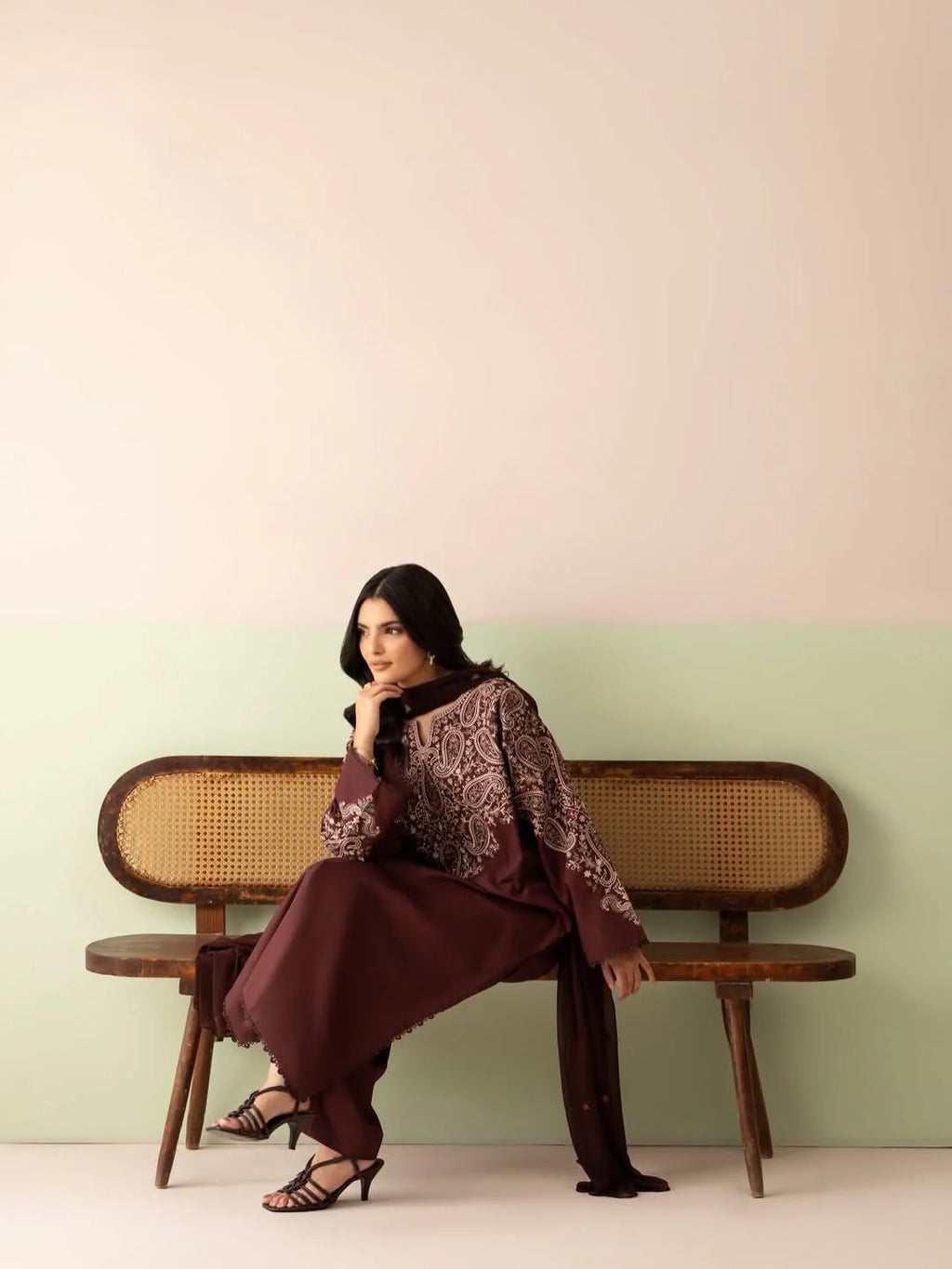Rp1209Jazmin - Summer-3PC Lawn Embroidered Suit