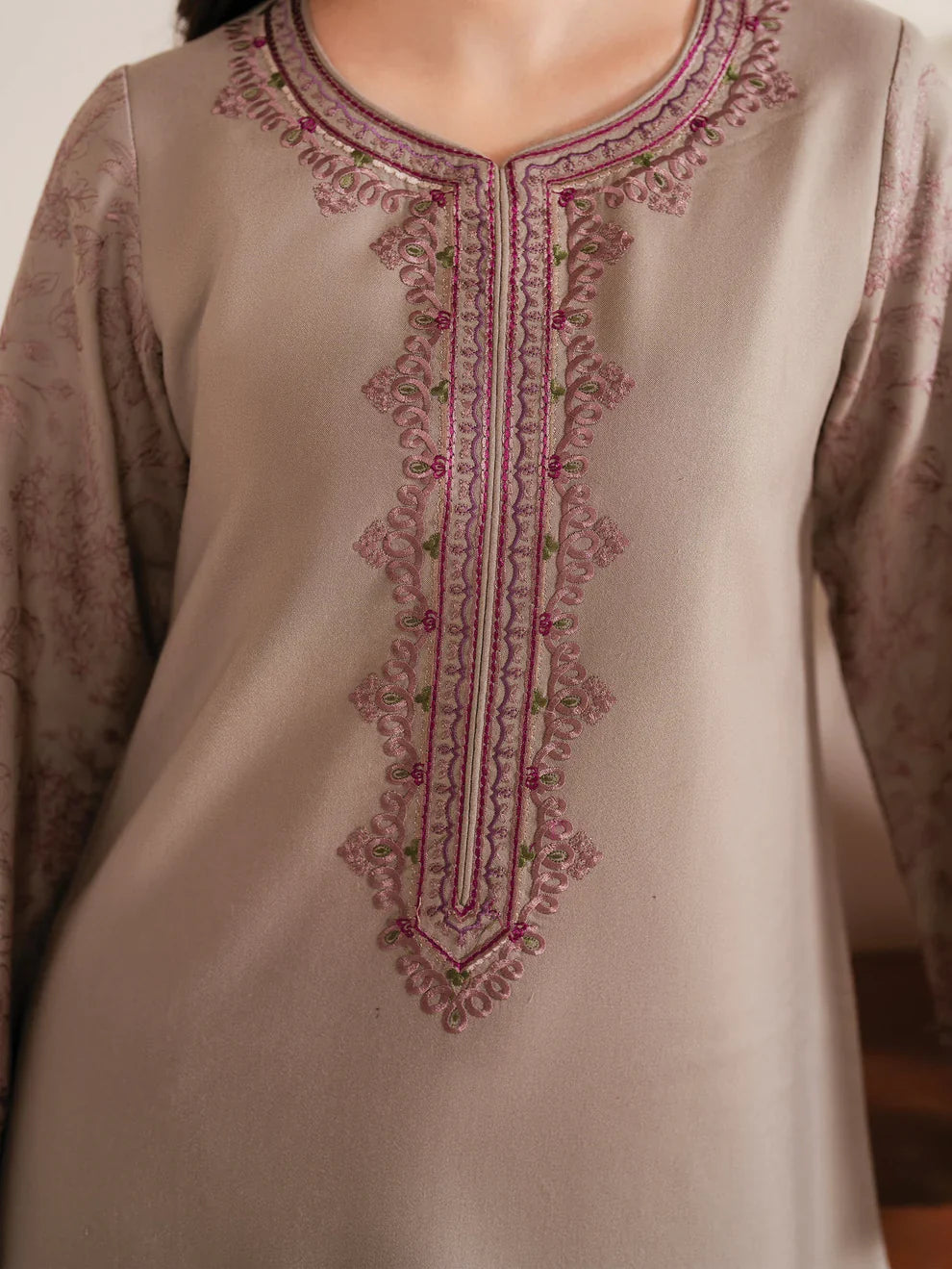 Rp3309- Jazmin - Winter 3PC Dhanak Embroidered Suit