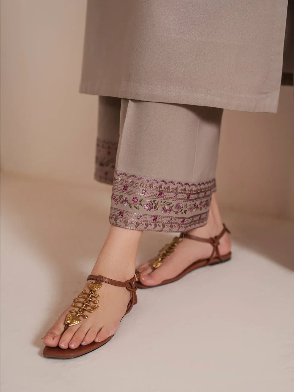 Rp3309- Jazmin - Winter 3PC Dhanak Embroidered Suit