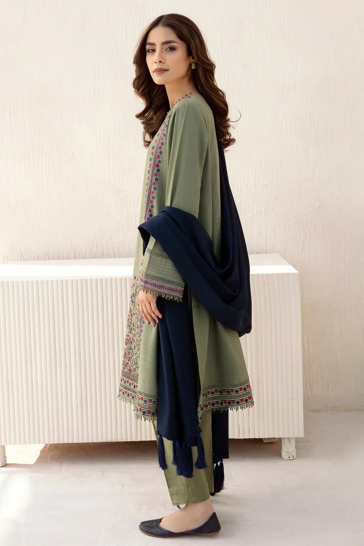 Rp550- Jazmin - khaddar 3pc Embroidered Winter Suit