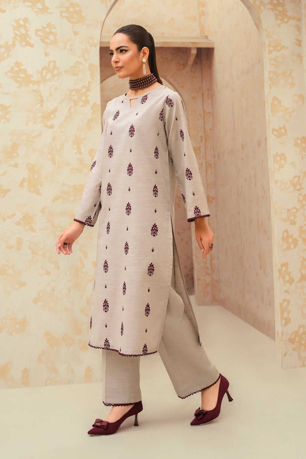 Rp550 -Jazmin -winter 3pc Embroidered Suit