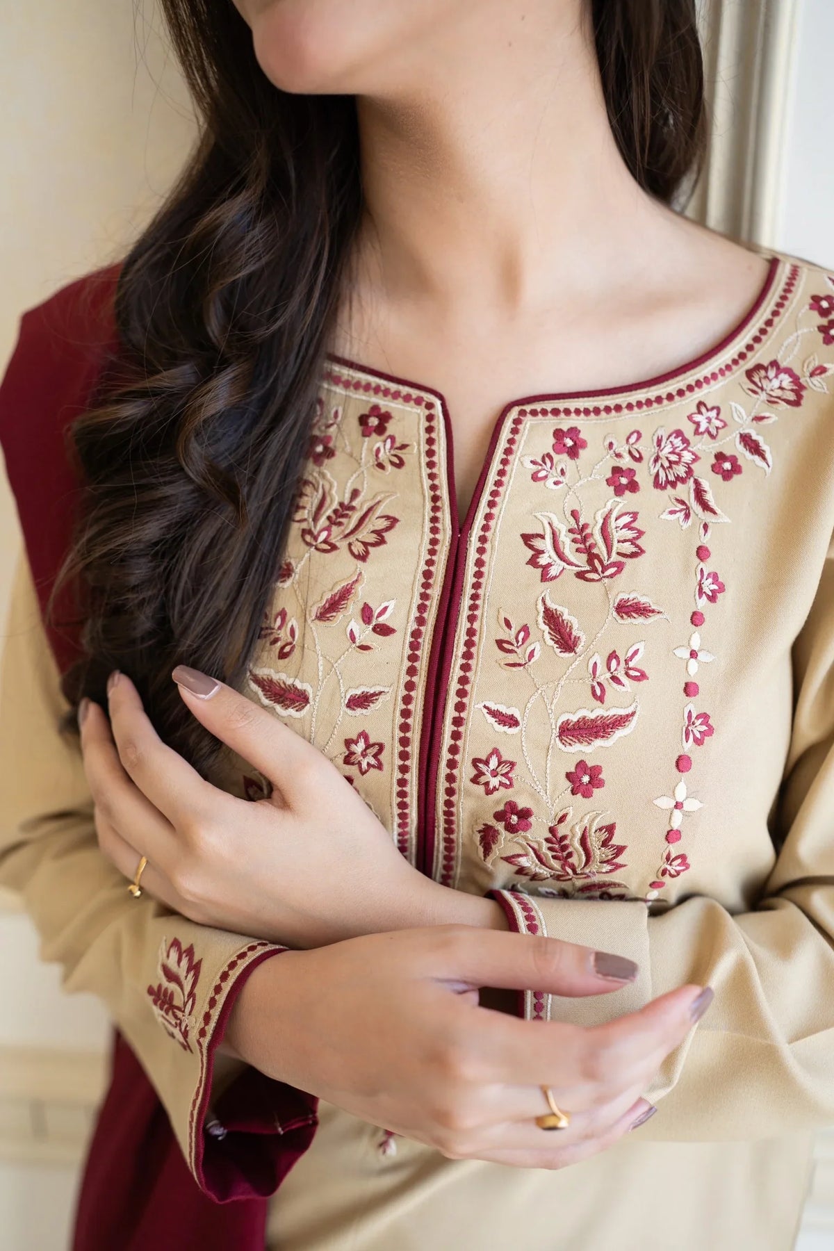 RP614-WINTER 3PC Dhanak suit with Embroidered Shawll