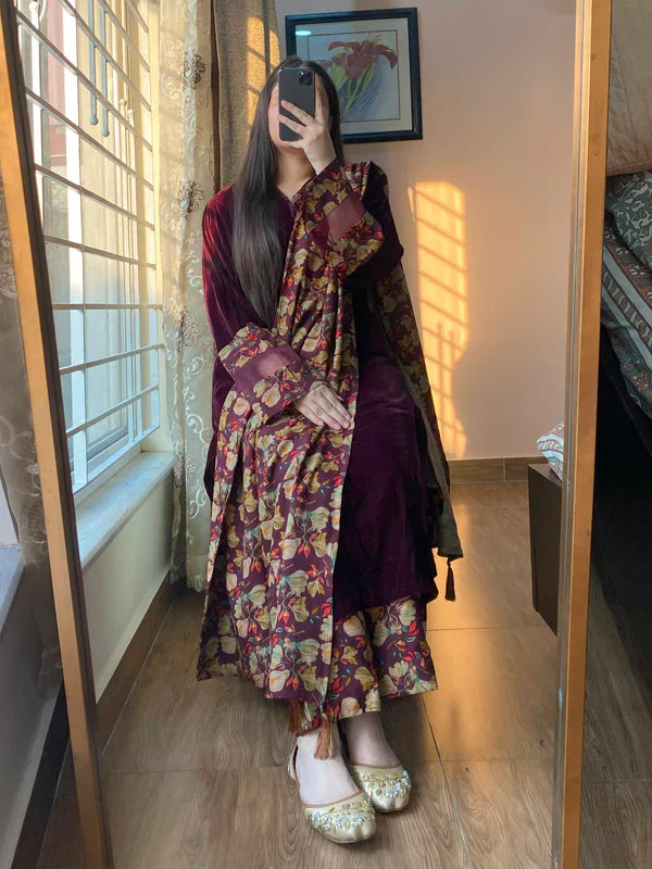 Rp33119 RANGRAIZ - Velvet Dress with Printed Dhanak Shawl