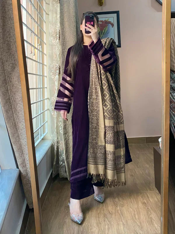 Rp33117 Rangraiz- Velvet Dress with Printed Dhanak Shawl