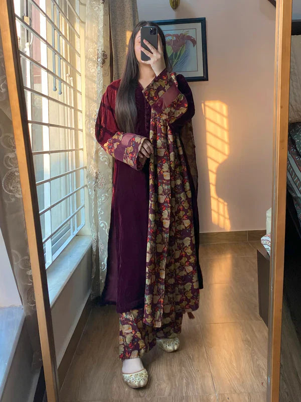 Rp33119 RANGRAIZ - Velvet Dress with Printed Dhanak Shawl