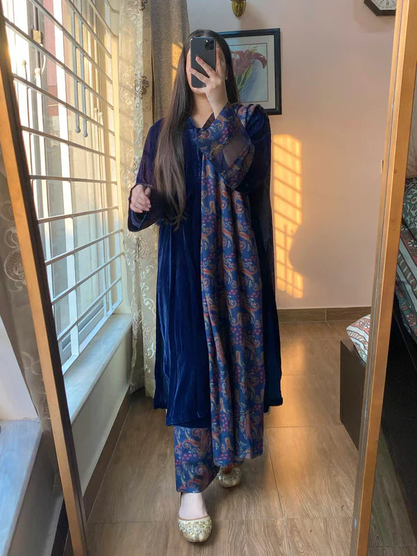 Rp33120 RANGRAIZ- Velvet Dress with Printed Dhanak Shawl