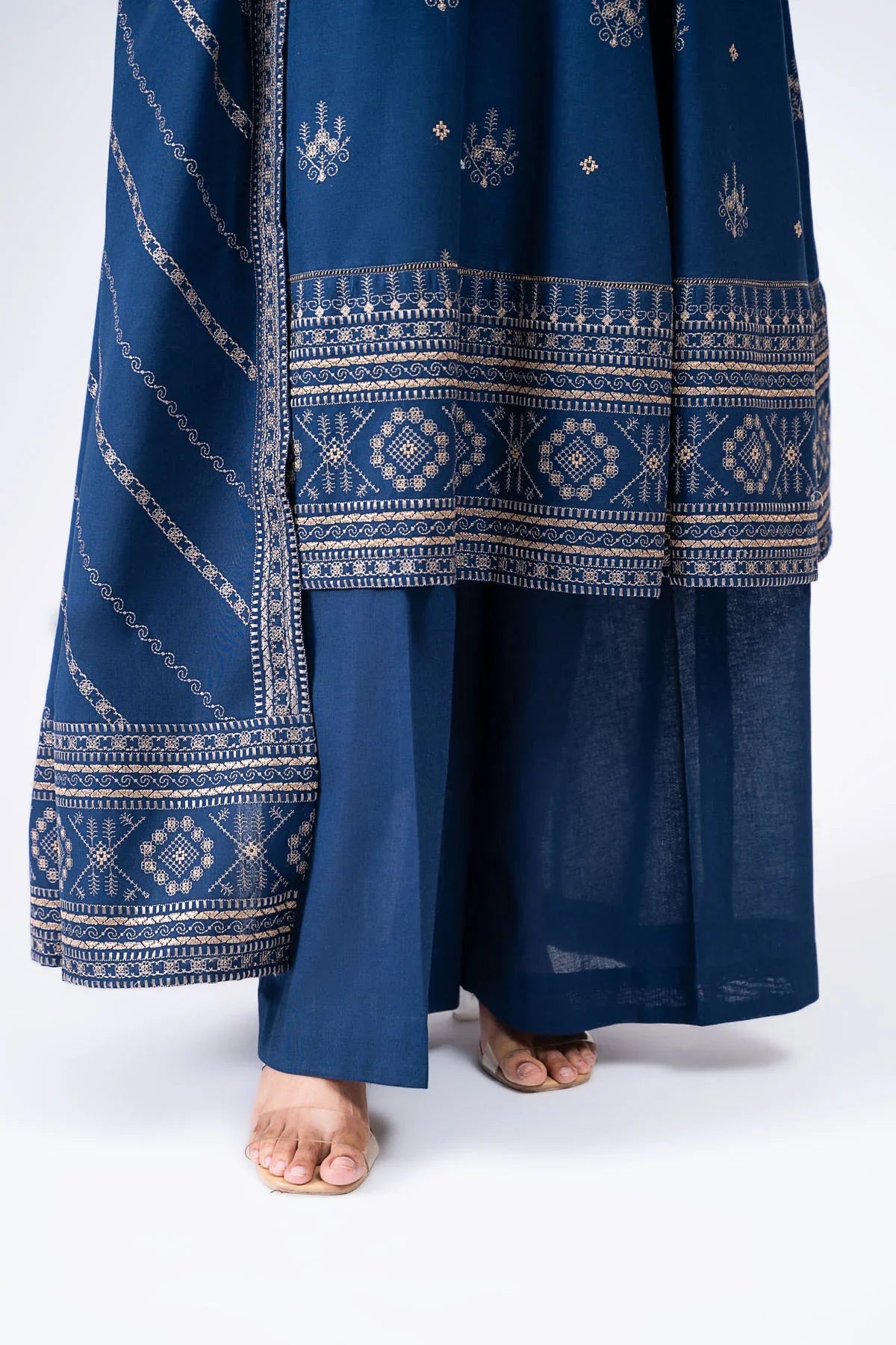 Rp578-WINTER 3-Pc Embroidered Dhanak Suit with Heavy Embroidered Dhanak Shawll