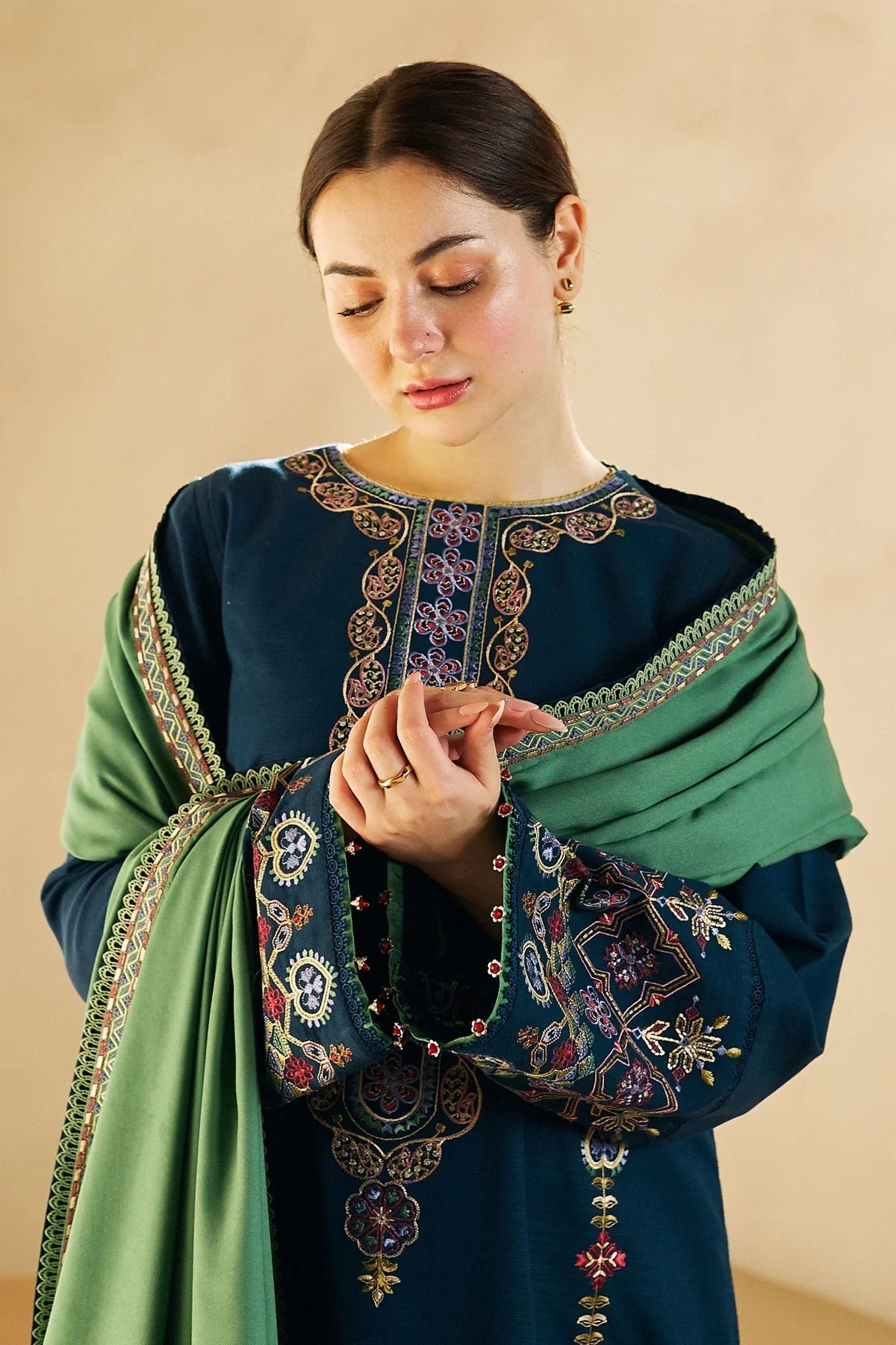 Rp590-WINTER 3-Pc Embroidered Dhanak Suit with Heavy Embroidered Dhanak Shawll