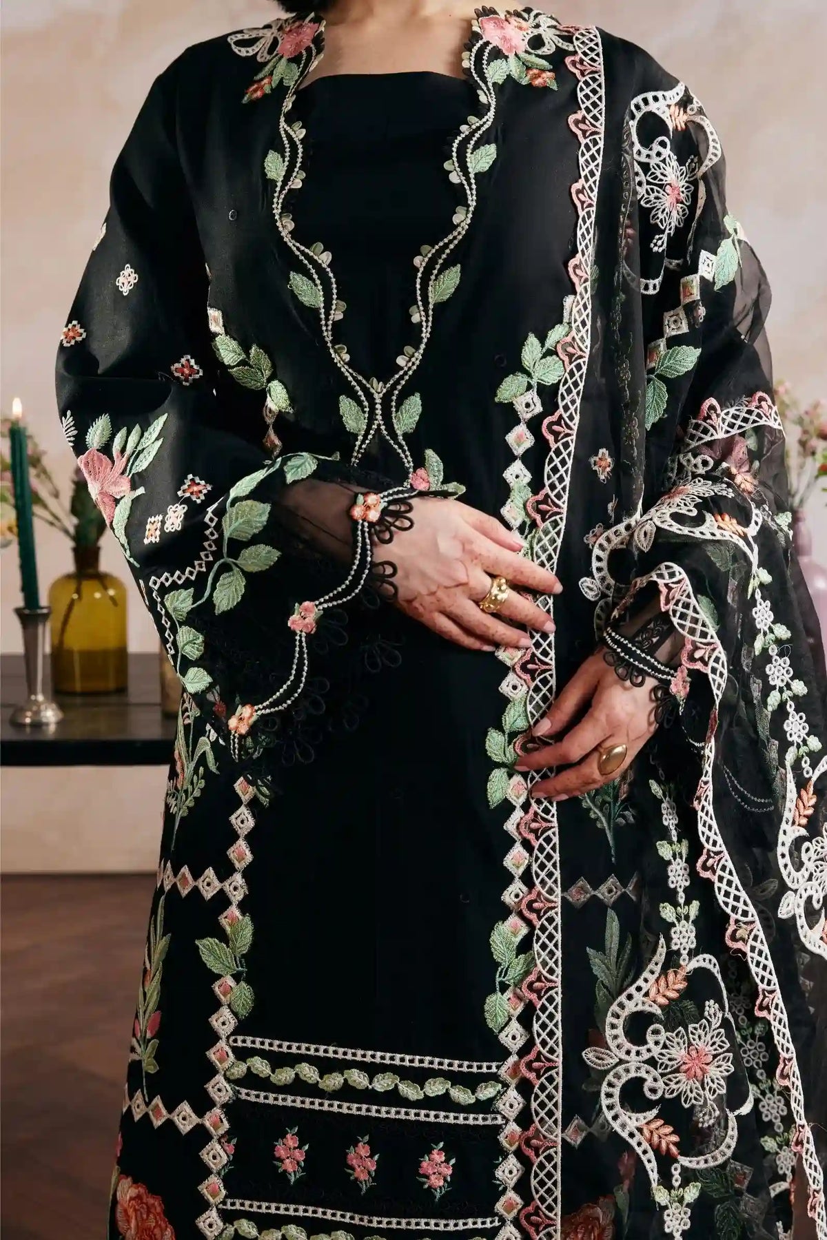 RP1236 Maryam Hussain - Summer 3PC Lawn Embroidered Suit