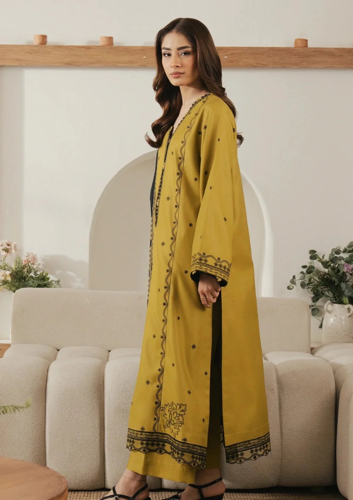 Rp33152- Seran - Winter 3PC Dhanak Embroidered Suit