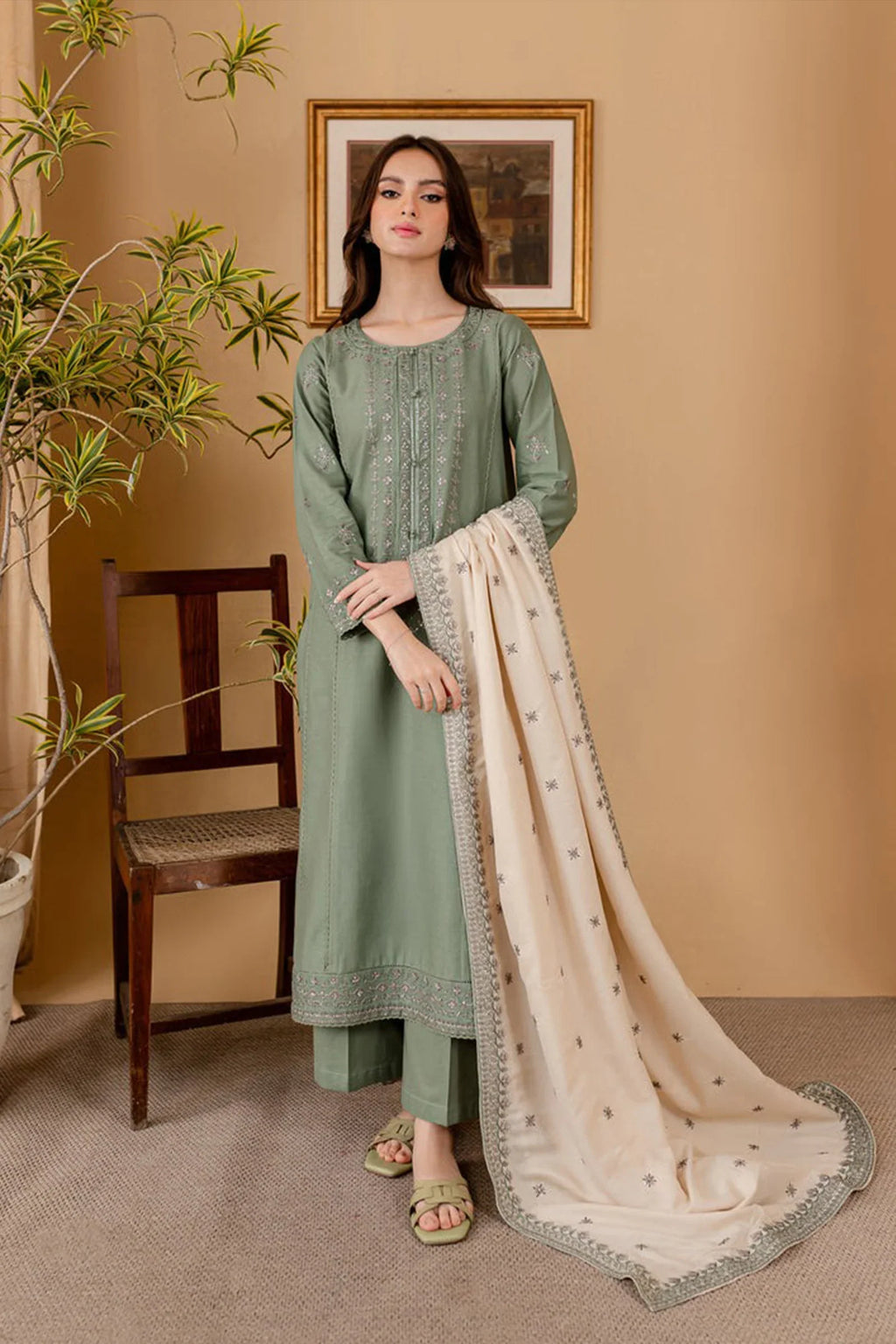 Rp3362 - Sobia Nazir - Winter 3PC Dhanak Embroidered Suit