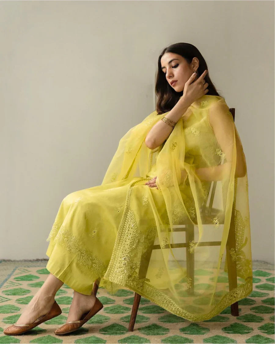 RP1177Summer 3PC Lawn Embroidered Suit