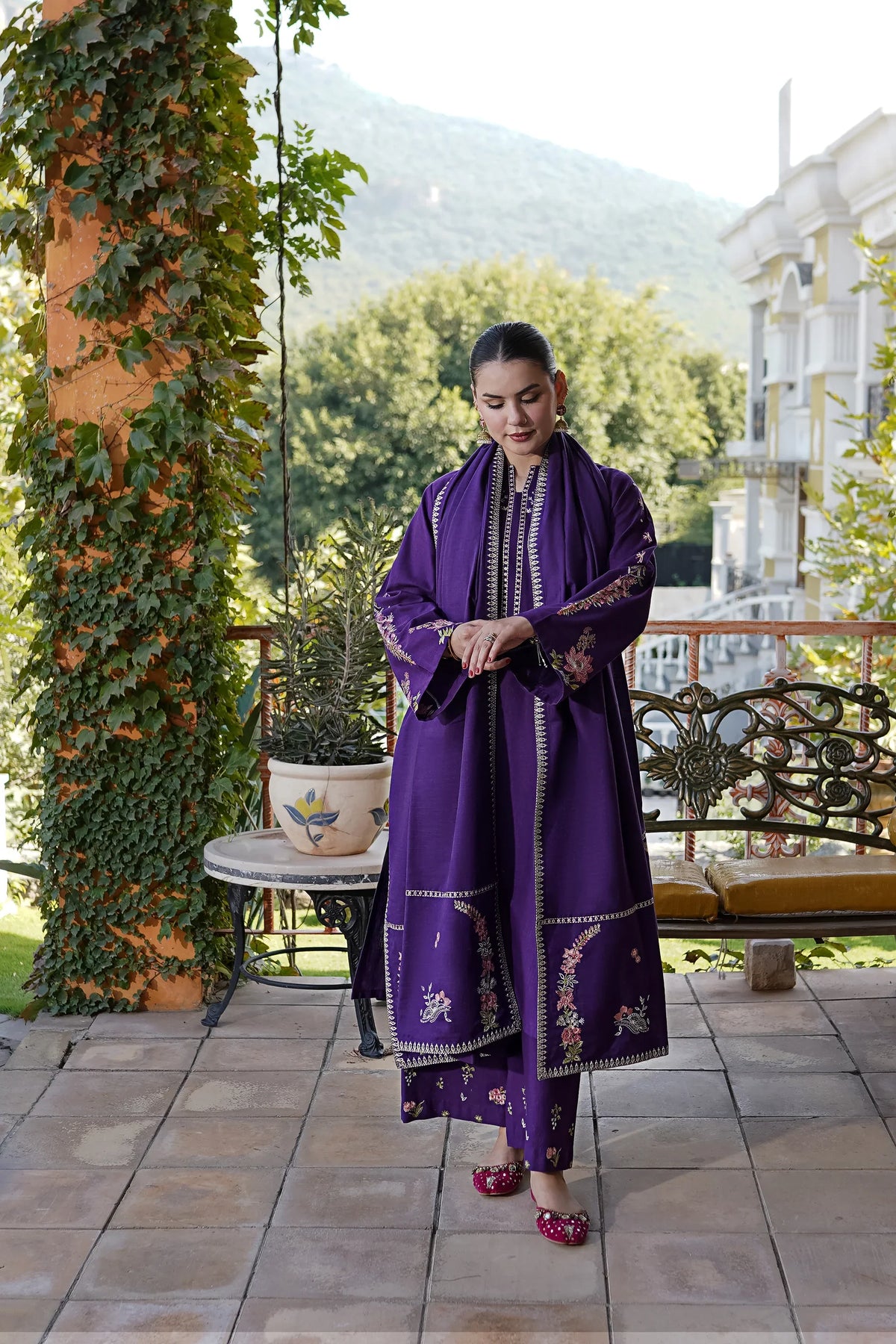 Rp33151- Urge - Summer 3PC Lawn Embroidered Suit