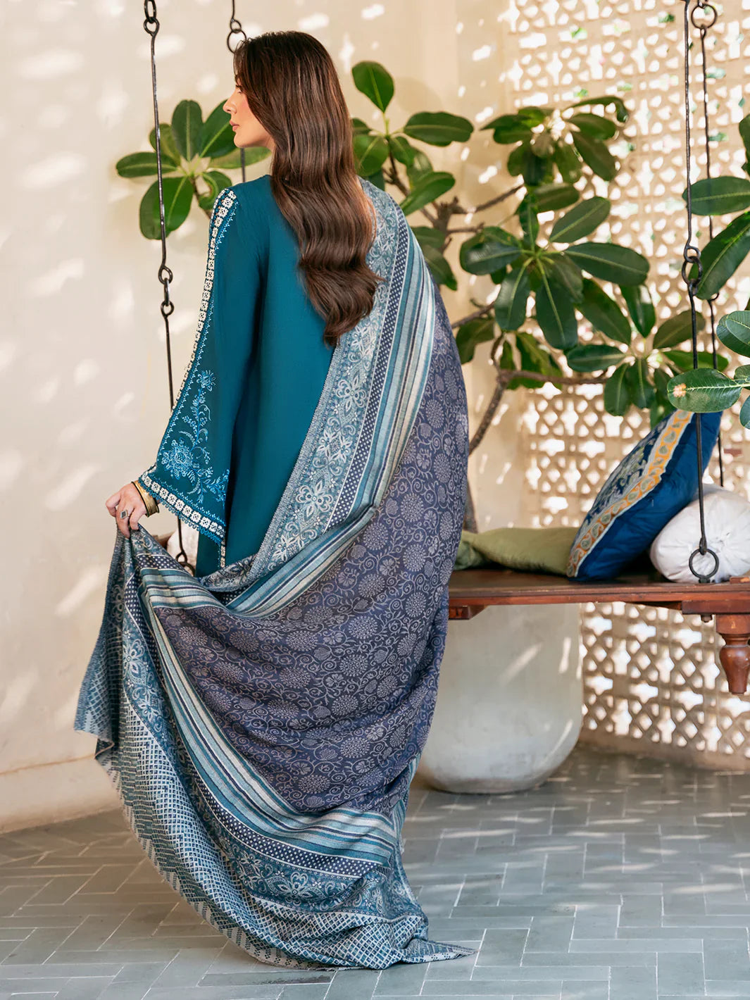 Rp33104 -izel - Winter 3PC Dhanak Embroidered Suit