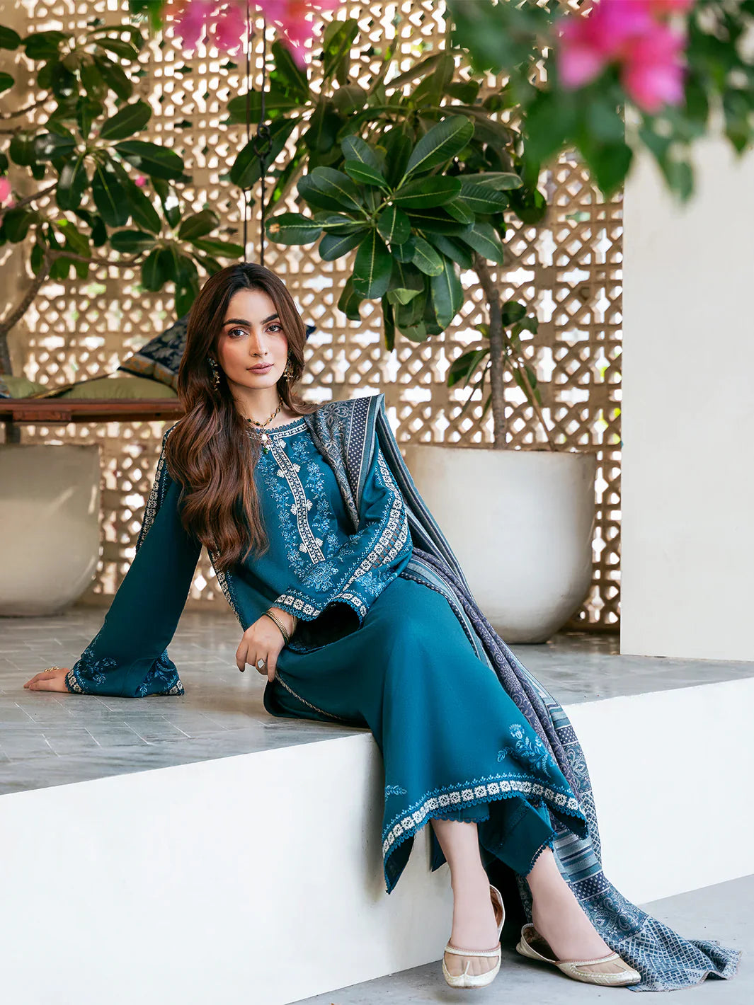 Rp33104 -izel - Winter 3PC Dhanak Embroidered Suit