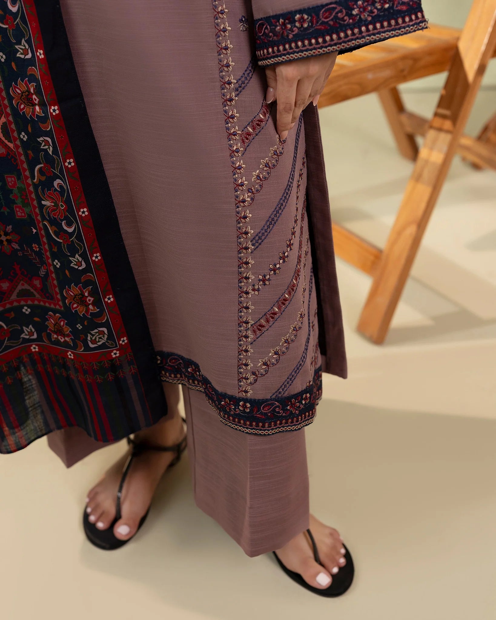 Rp33106-izel - Winter 3PC Dhanak Embroidered Suit