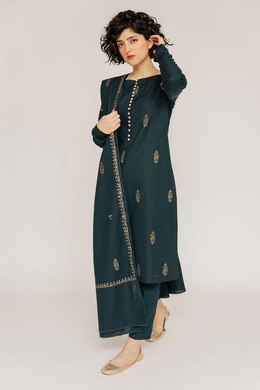 Rp566-WINTER 3PC Dhannak Embroidered Suit with Dhanak Embroidered Shawll